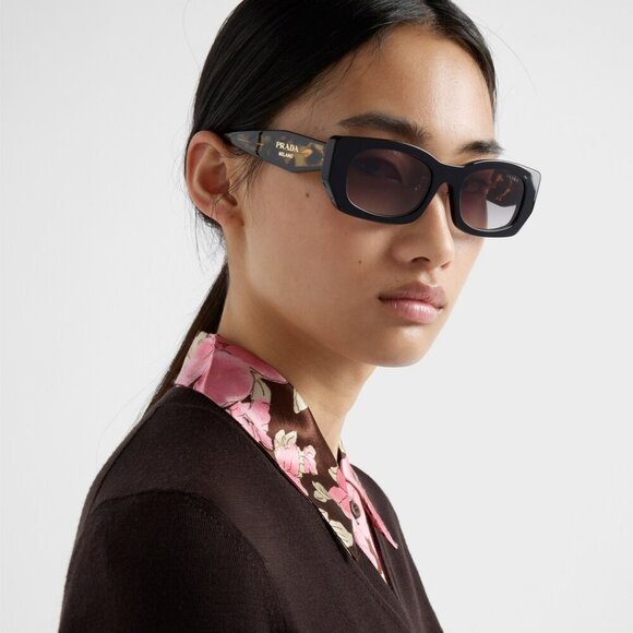 Prada Women Sunglasses Black Rectangle PRB05S 3890A7 NEW AUTHENTIC - Picture 11 of 12